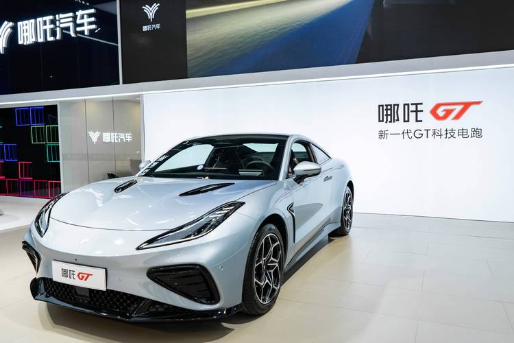 东莞石龙镇亿跃阳企业管理咨询哪吒汽车在智能汽车领域的表现，领途汽车在新能源汽车市场中的影响力