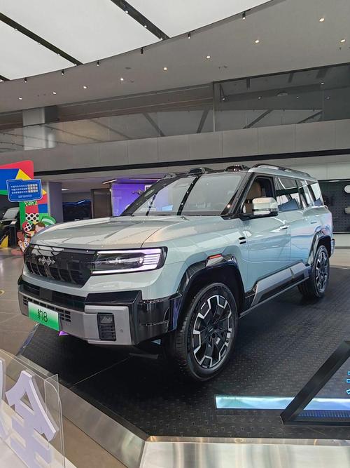 东莞石龙镇亿跃阳企业管理咨询比亚迪方程豹硬派越野的爆款，英菲尼迪35周年与你共成长